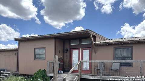 140 BRYCE LN. N., Comfort, TX 78013