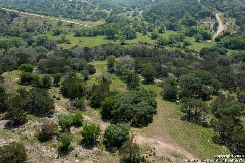 140 Twin Springs Rd N, Kerrville, TX 78028