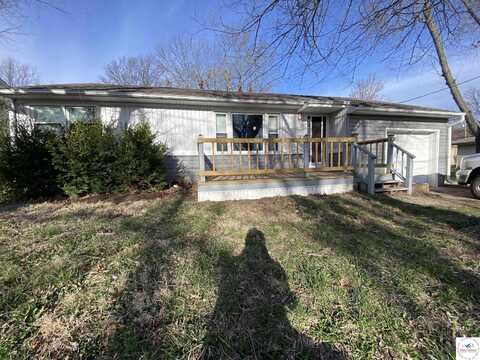 403 S Sixth St, Clinton, MO 64735
