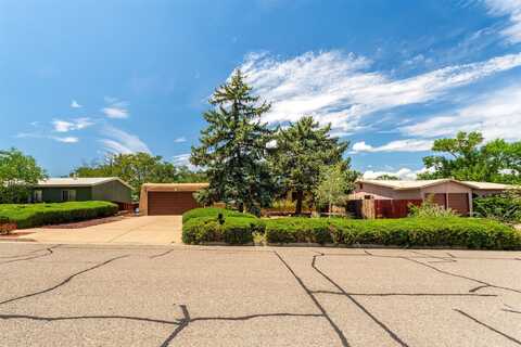 2728 Paseo de Tularosa, Santa Fe, NM 87505
