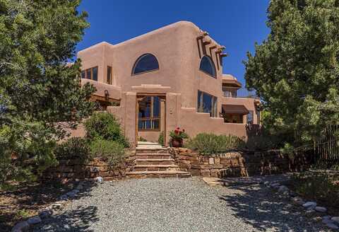 3137 Vista Sandia, Santa Fe, NM 87506