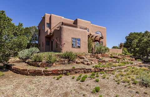 3137 Vista Sandia, Santa Fe, NM 87506