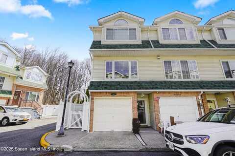 49 Woodcutters Lane, Staten Island, NY 10306