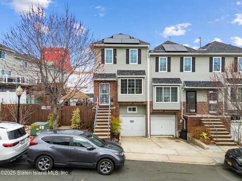 41 Burgundy Loop, Staten Island, NY 10304