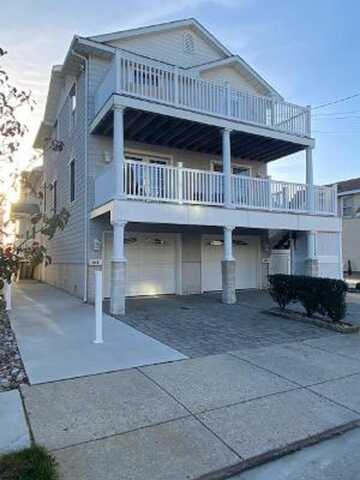 18 N Adams Avenue, Margate City, NJ 08402