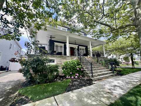 26 N Richards Ave, Ventnor City, NJ 08406