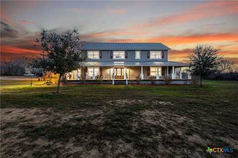 917 County Road 664, Devine, TX 78016
