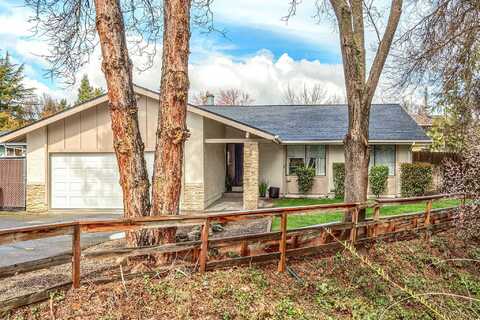 2613 Siskiyou Boulevard, Medford, OR 97504