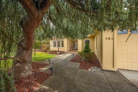 781 Eastridge Drive, Medford, OR 97504