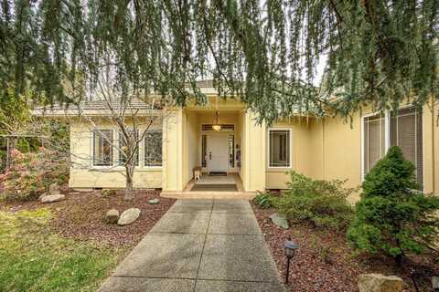 781 Eastridge Drive, Medford, OR 97504