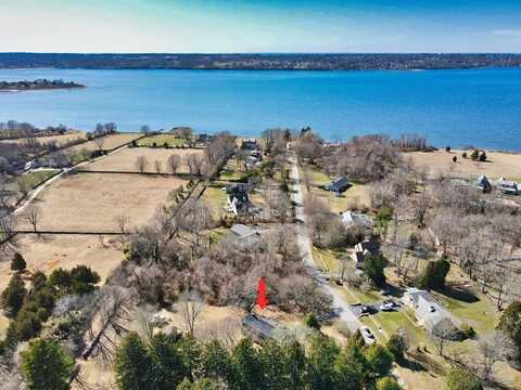 33 Bonniefield Drive, Tiverton, RI 02878