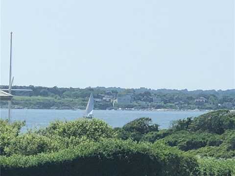 17 Chartier Circle, Newport, RI 02840