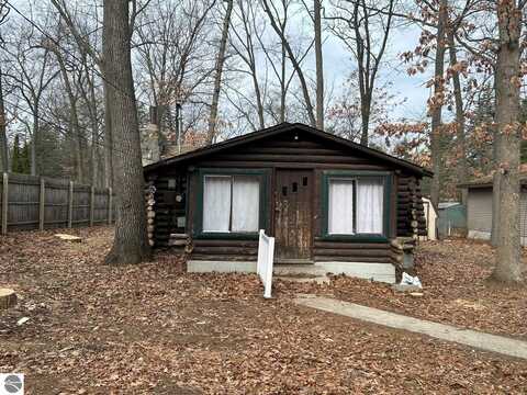 203 Tudor Drive, Prudenville, MI 48651