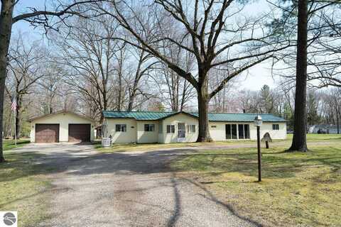 3222 E Houghton Lake Drive, Houghton Lake, MI 48629