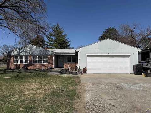 1820 SW 37th ST, Topeka, KS 66611