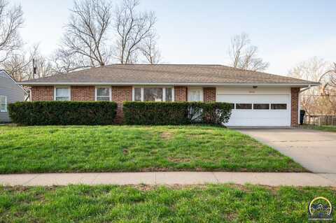 5221 SW 32nd St, Topeka, KS 66614