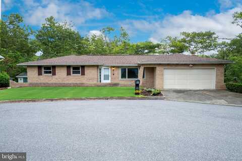 1 CIRCLE DRIVE, HAZLETON, PA 18201