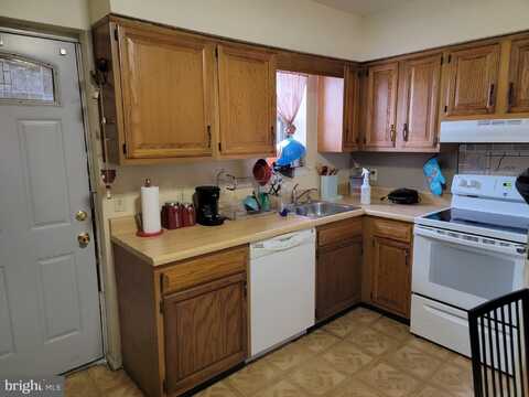 2173 BROOKSIDE ROAD, MACUNGIE, PA 18062