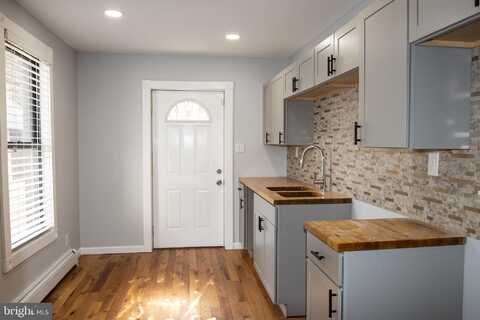 589 PEACOCK STREET, POTTSVILLE, PA 17901