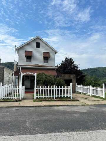 202 Grant Street, Newell, WV 26050