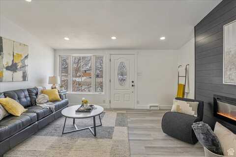 7046 S 2955 E, Cottonwood Heights, UT 84121