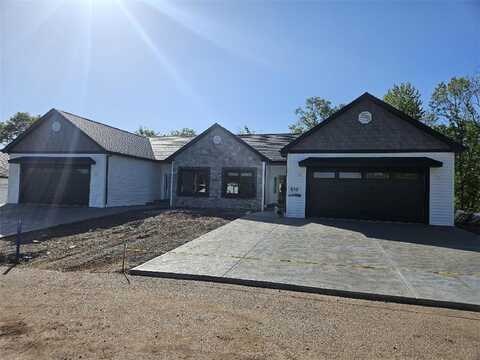 810 Tenth St, New Stanton, PA 15697