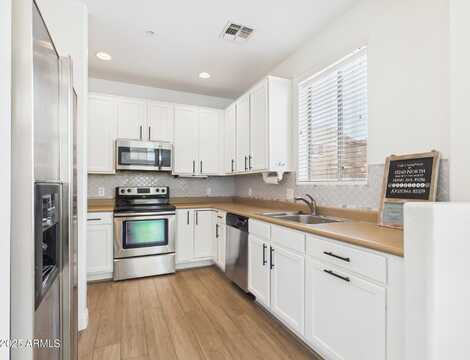 15240 N 142ND Avenue, Surprise, AZ 85379