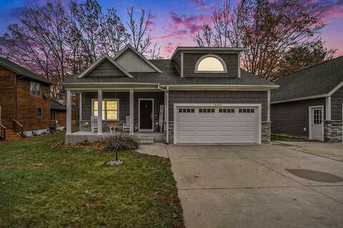 18481 N FRUITPORT ROAD, SPRING LAKE, MI 49456