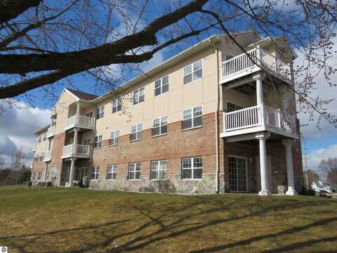 301 N LAKE STREET, CADILLAC, MI 49601