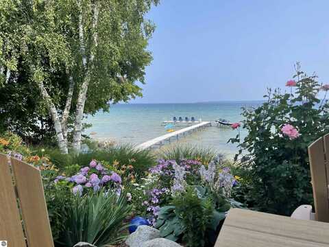 91 S NANAGOSA TRAIL, SUTTONS BAY, MI 49682
