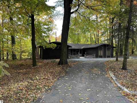 5417 GOLFVIEW ROAD, BELLAIRE, MI 49615