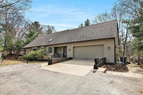 18642 PAWNEE DRIVE, SPRING LAKE, MI 49456