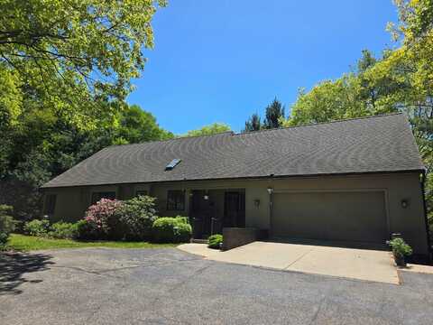 18642 PAWNEE DRIVE, SPRING LAKE, MI 49456