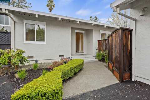812 Country Club Dr, Moraga, CA 94556