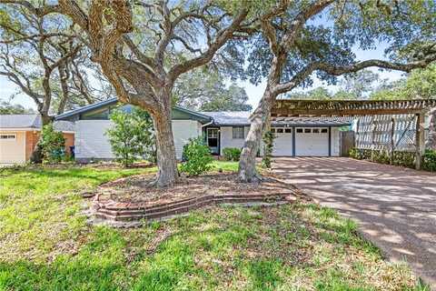 1903 Johnson Avenue, Rockport, TX 78382