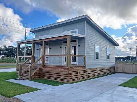 106 Landry Circle, Rockport, TX 78382
