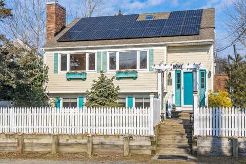 16 Off Conwell Street, Provincetown, MA 02657
