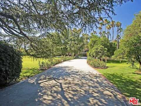 17545 Parthenia St, Sherwood Forest, CA 91325