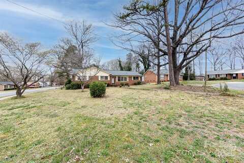 4601 Mendham Drive, Charlotte, NC 28215