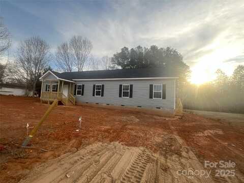 2070 Travis Road, Conover, NC 28613