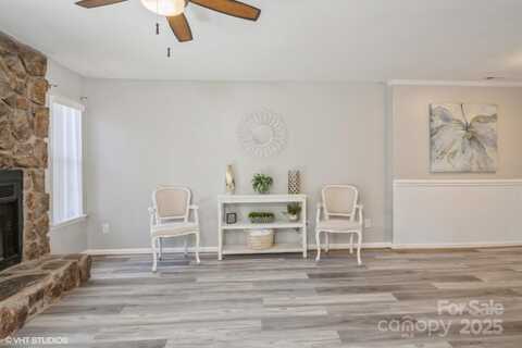 6212 Windsor Gate Lane, Charlotte, NC 28215