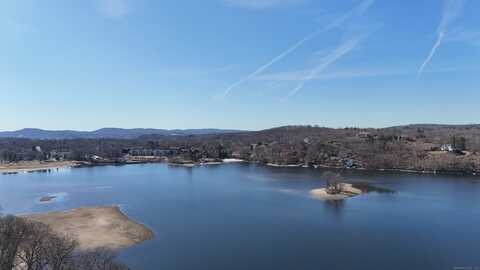 40 Hillside Road, Danbury, CT 06811