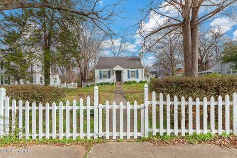 123 Fairmont Avenue, Jackson, TN 38301