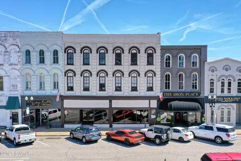 121 N Poplar Street, Paris, TN 38242