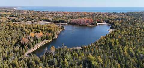 4721 Lake of The Woods Rd, Sturgeon Bay, WI 54235