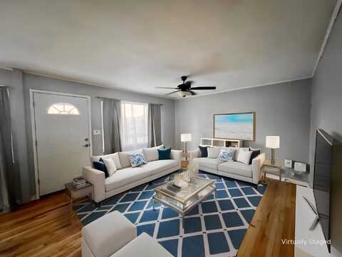 831 Jerlynn Avenue, Des Moines, IA 50313