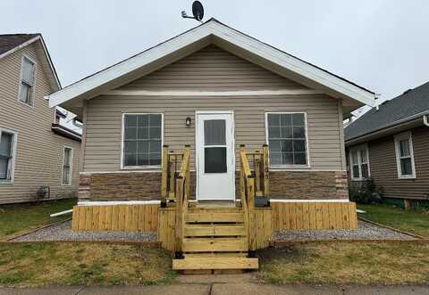 105 S 7th Avenue, Marshalltown, IA 50158
