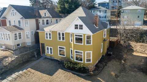 1045 Grove, Dubuque, IA 52001