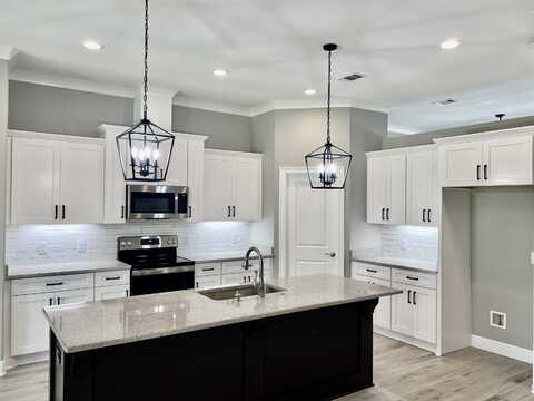 1908 Cardinal Lane, Navarre, FL 32566