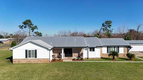 1001 Goose Bayou Road, Lynn Haven, FL 32444